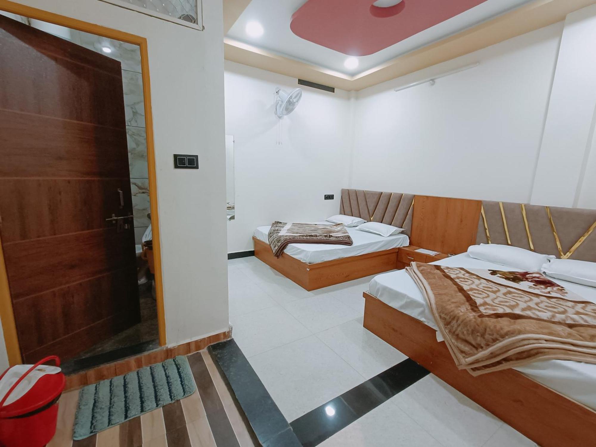 Hotel Shreem Udždžain Exteriér fotografie