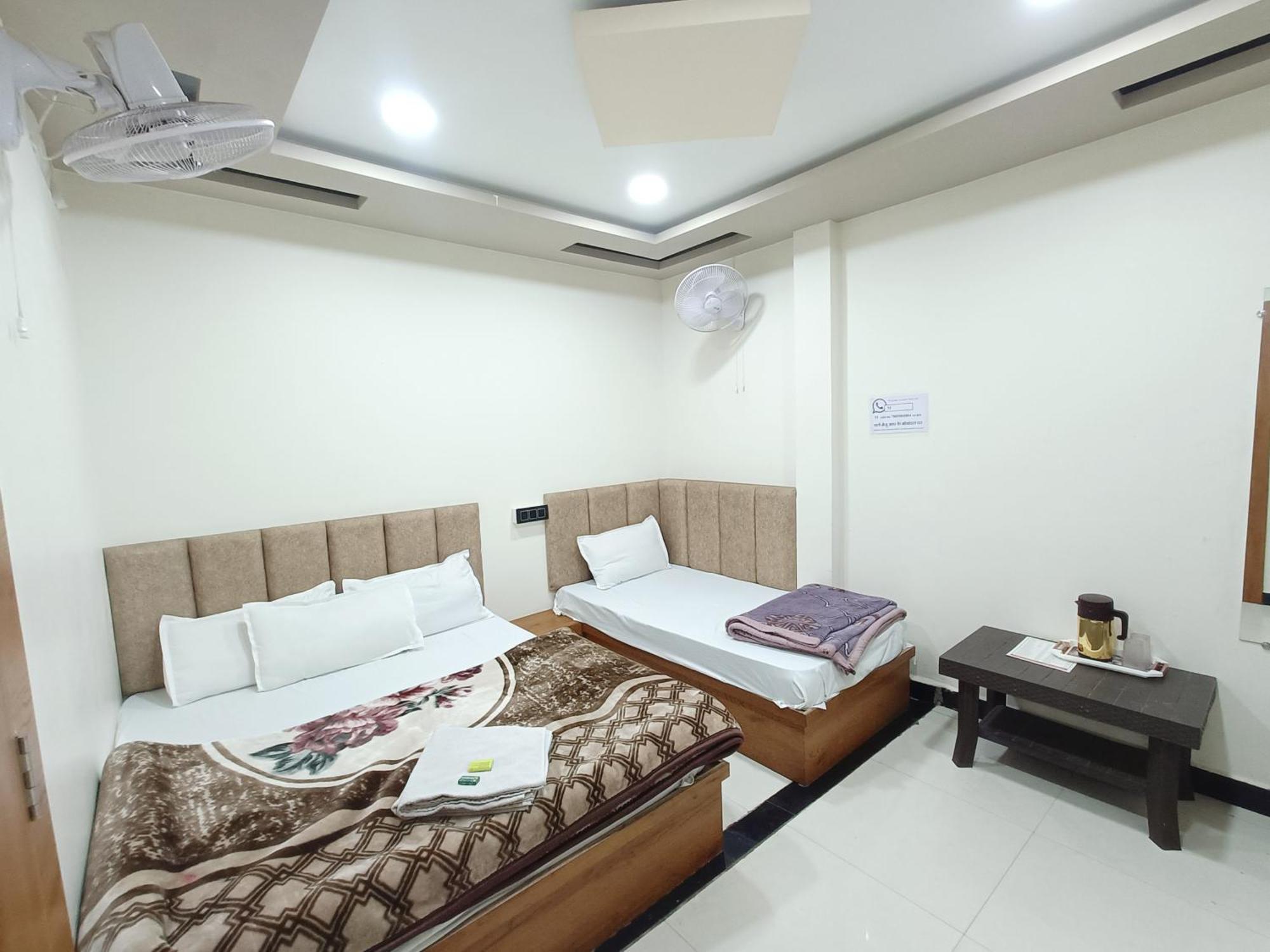 Hotel Shreem Udždžain Pokoj fotografie