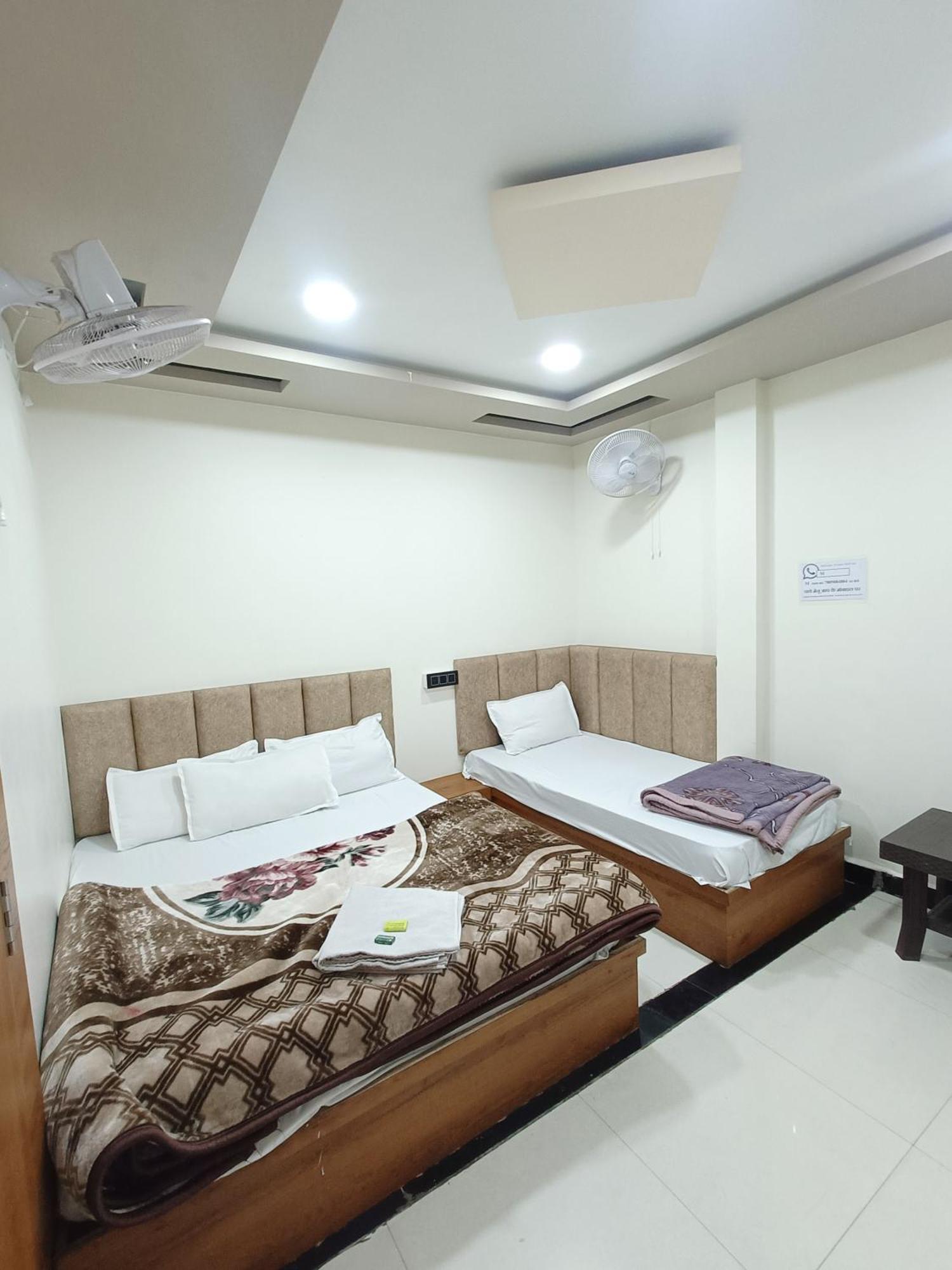 Hotel Shreem Udždžain Pokoj fotografie
