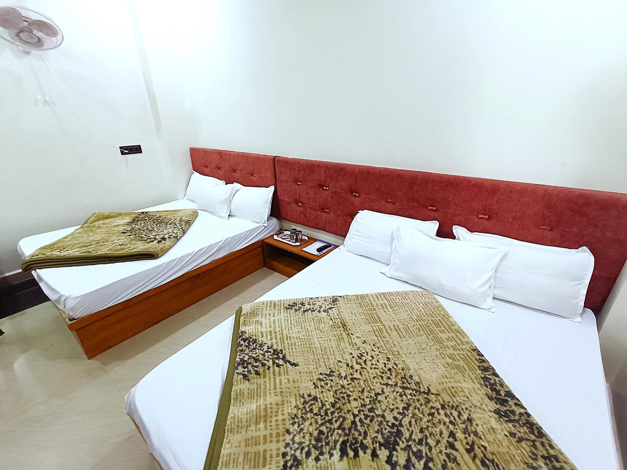 Hotel Shreem Udždžain Exteriér fotografie