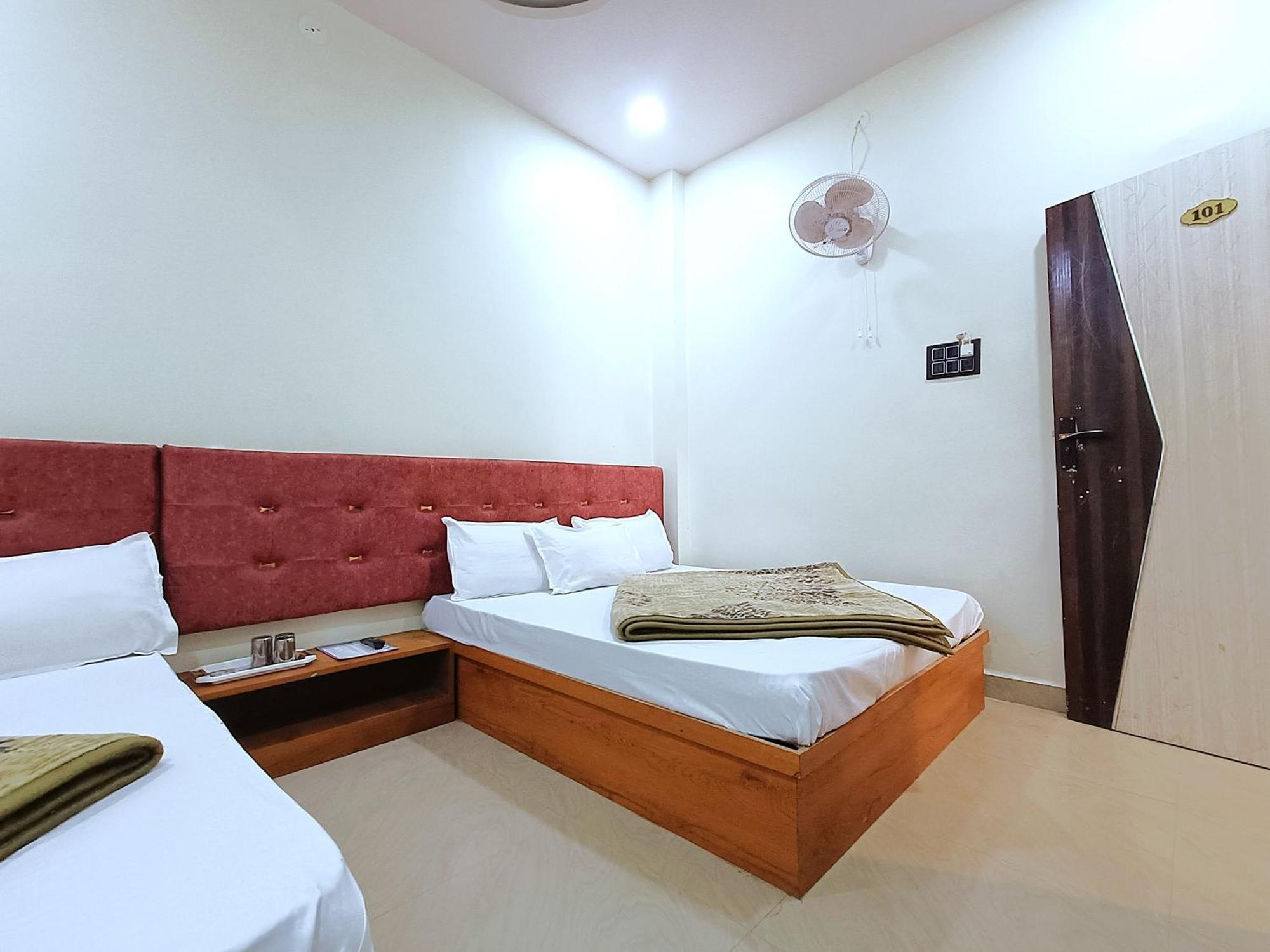 Hotel Shreem Udždžain Exteriér fotografie