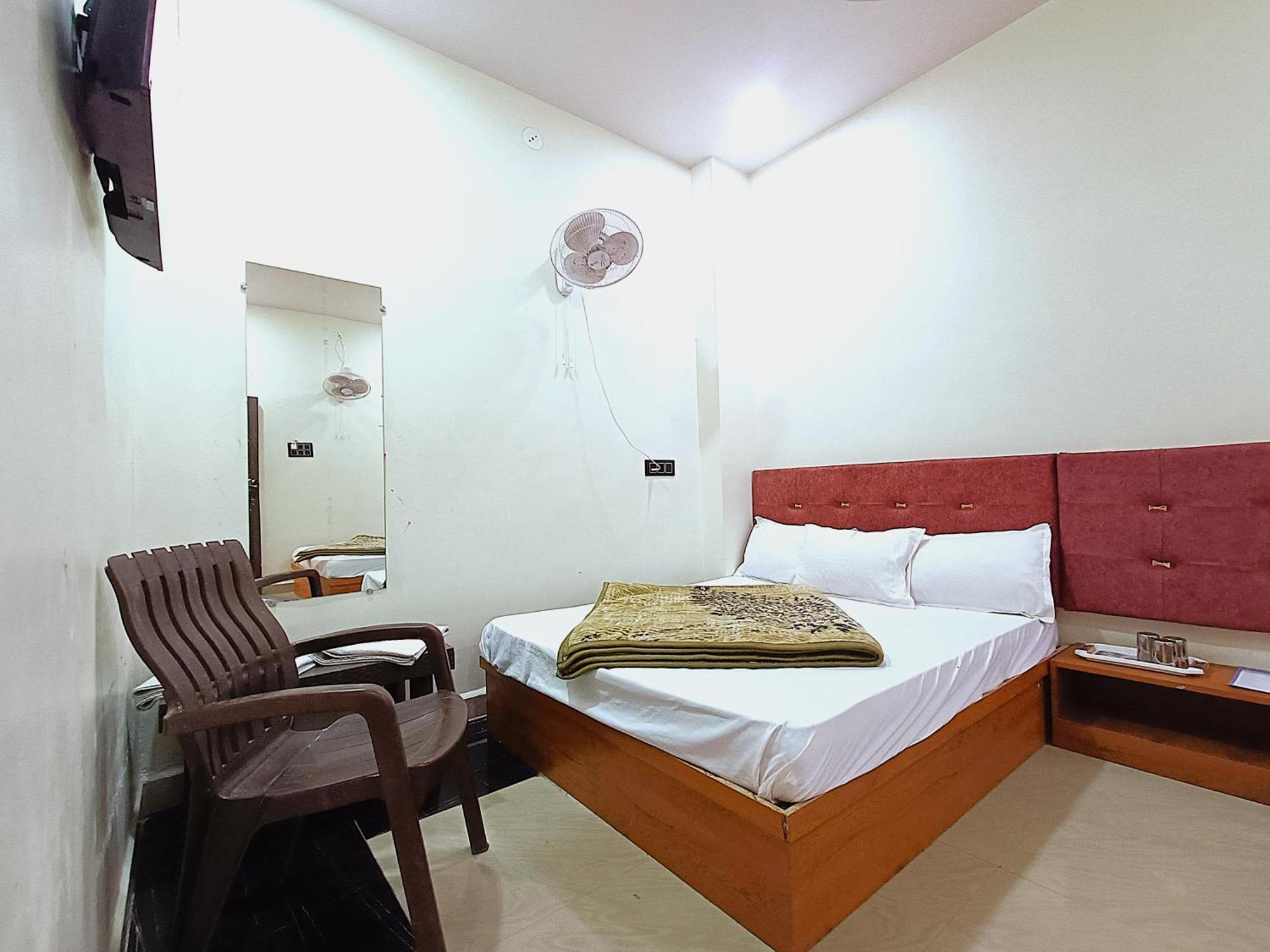 Hotel Shreem Udždžain Exteriér fotografie