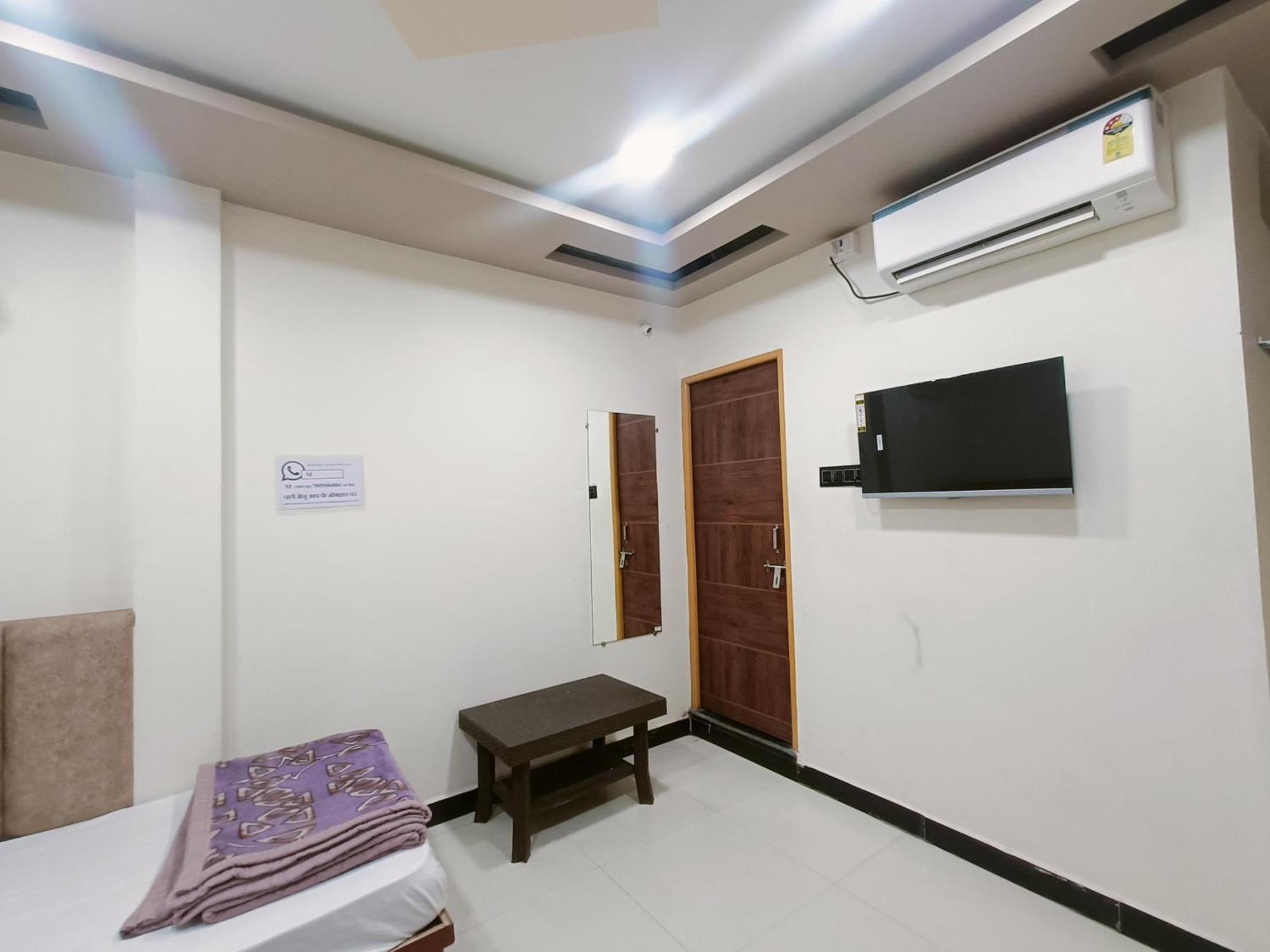 Hotel Shreem Udždžain Exteriér fotografie