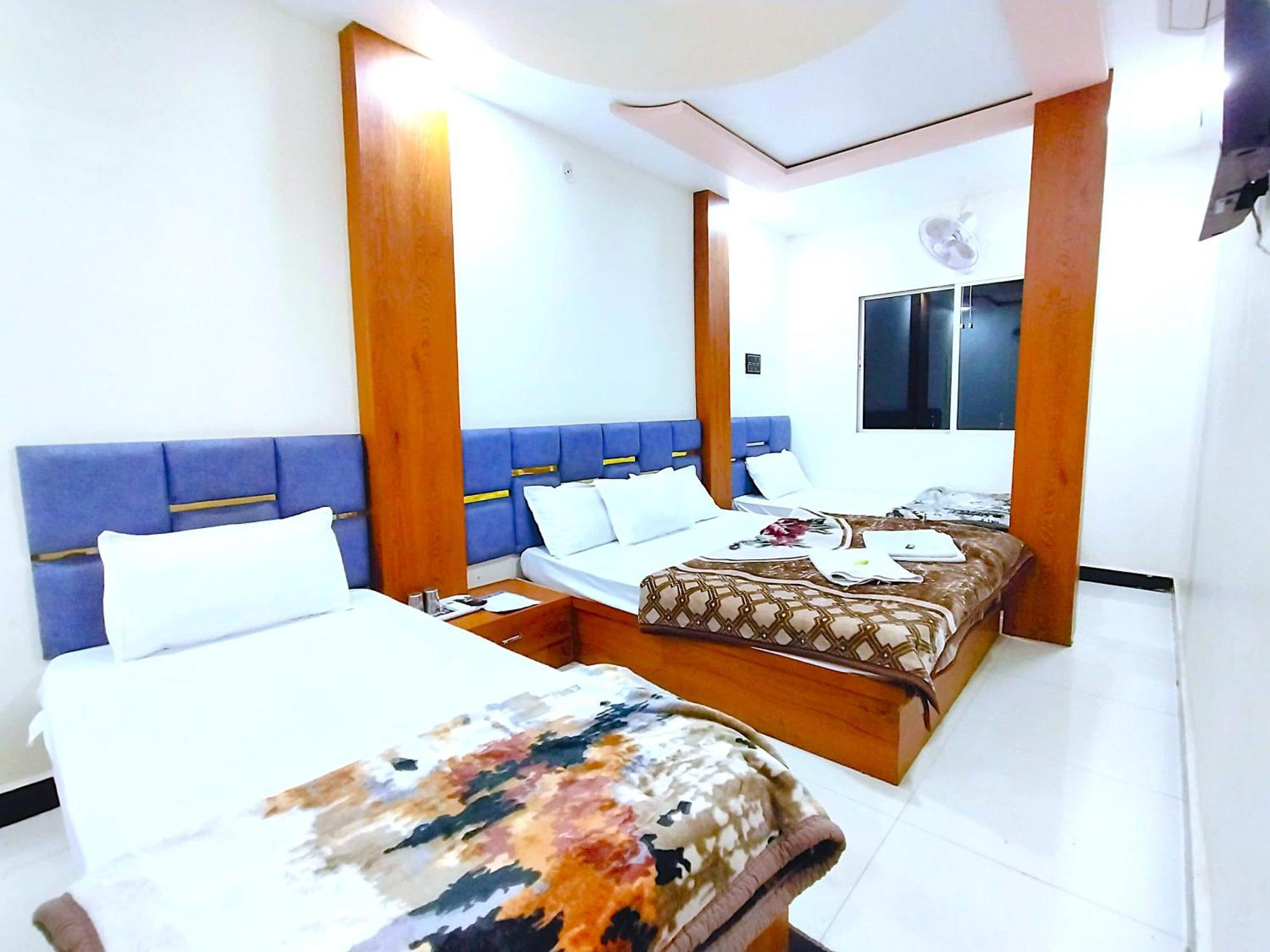 Hotel Shreem Udždžain Exteriér fotografie