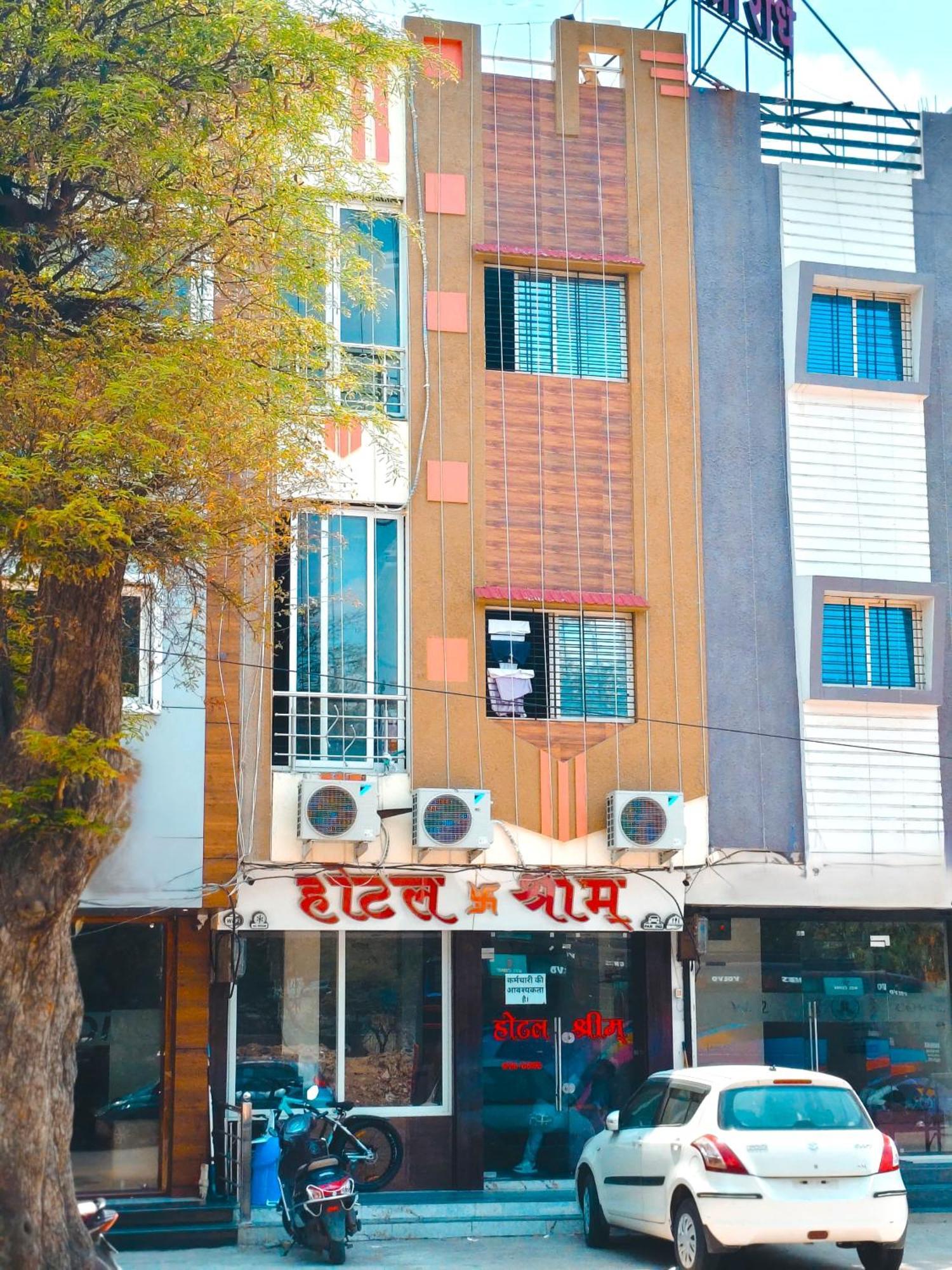 Hotel Shreem Udždžain Exteriér fotografie