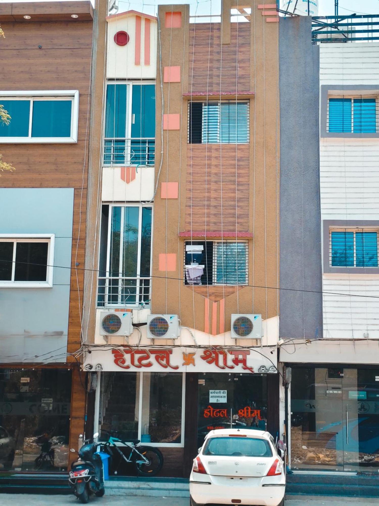Hotel Shreem Udždžain Exteriér fotografie